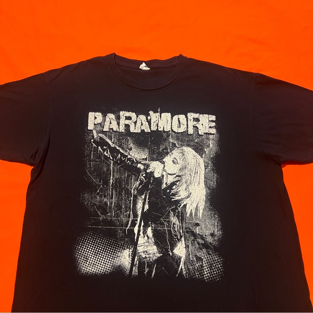 Paramore Black Graphic Tee - Short Sleeve